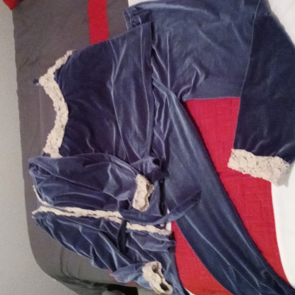 NWOT Velvet pajamas w/ short robe